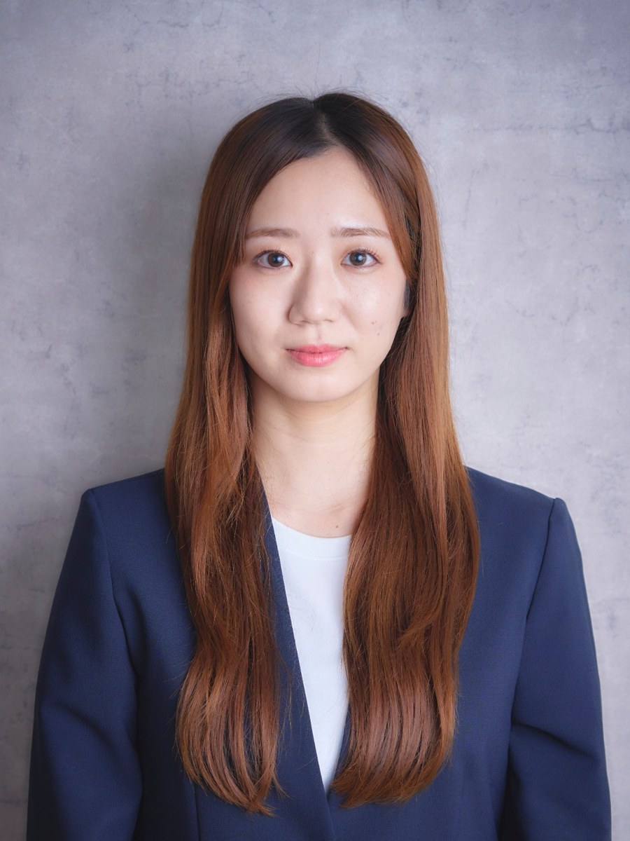 営業担当 小林 里菜子
